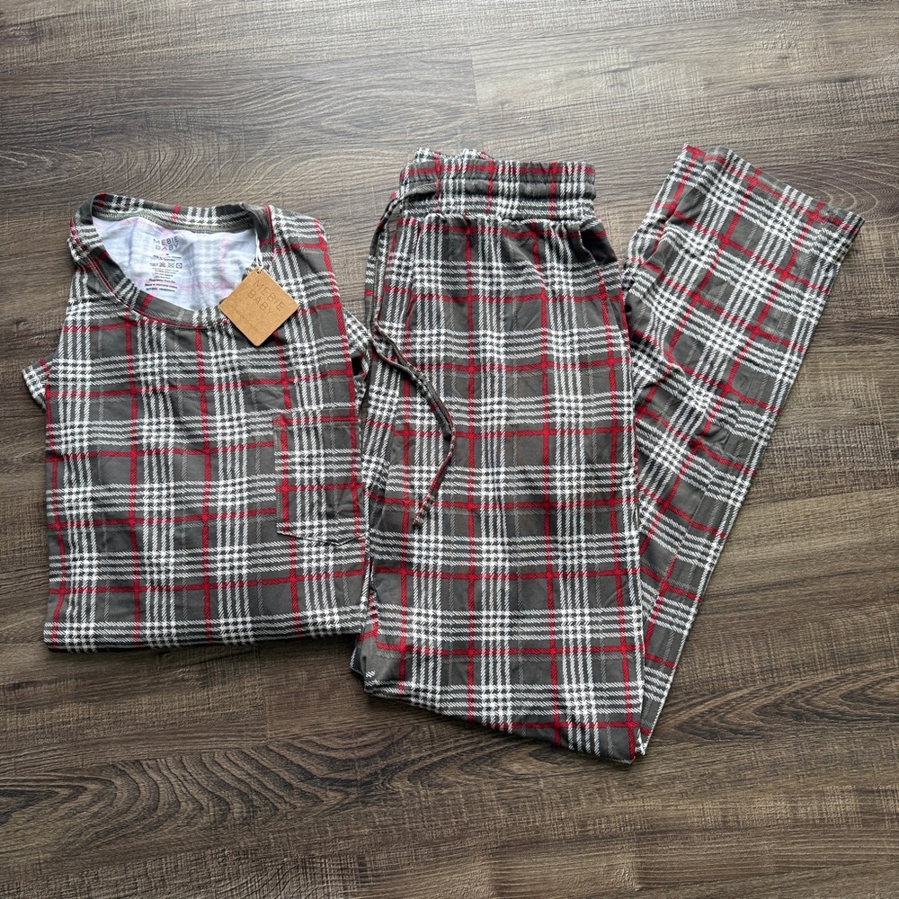 Mebie Baby plaid Christmas pajamas green red and‎ cream women's size medium NWT
